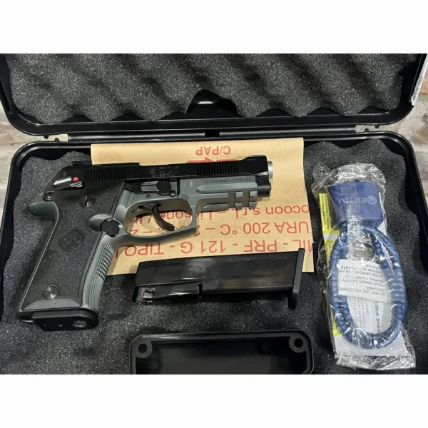 Na zamówienie! Pistolet Beretta 80X Cheetah kal. 9mm short  - obrazek 3